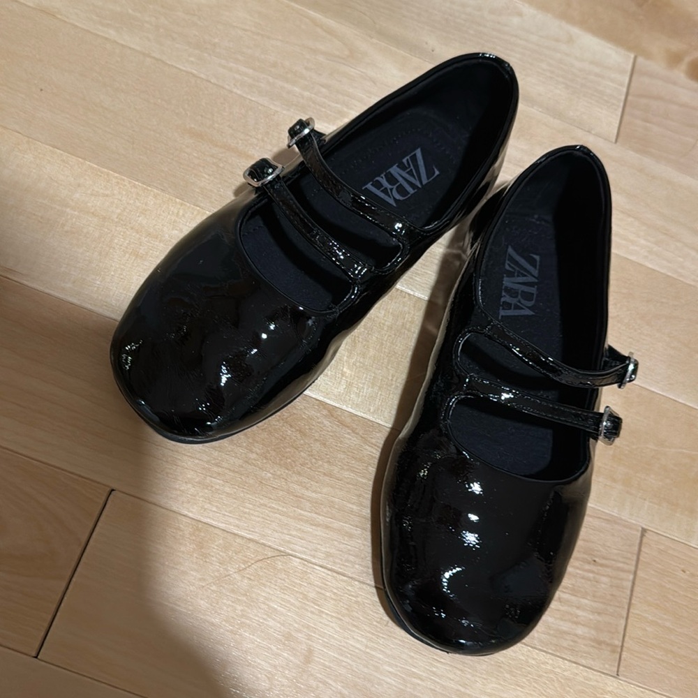 Todder Black ballet flats